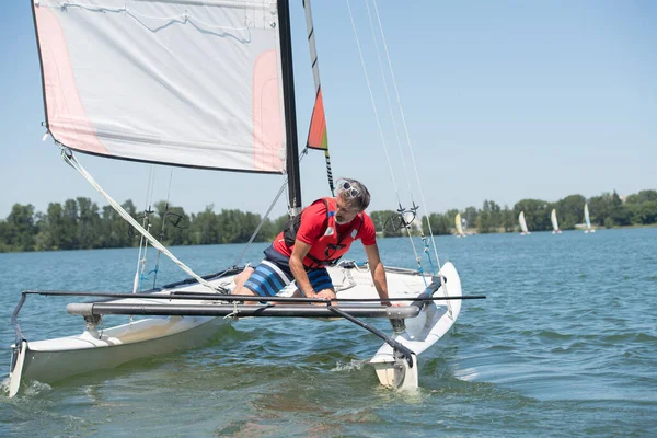 Mann Auf Boot Ozean Auf Dem Wasser — Stockfoto