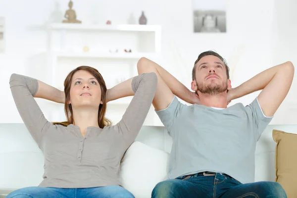 Casal Está Descansando Juntos — Fotografia de Stock