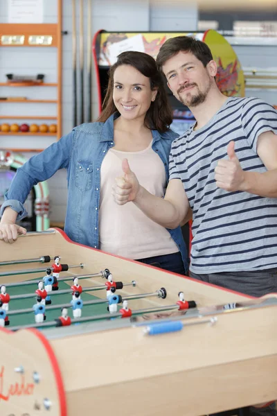 Pareja Estaba Junto Futbolín Juego — Foto de Stock