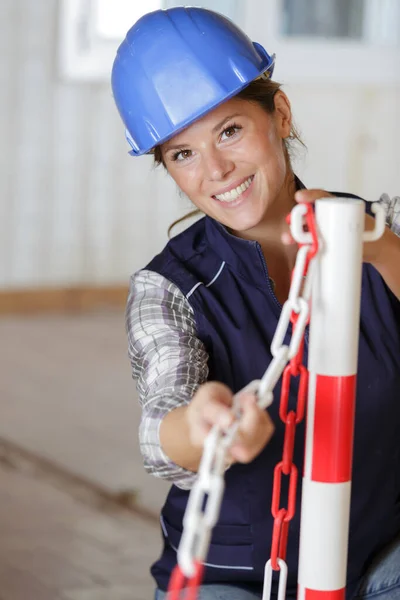 Retrato Uma Mulher Feliz Construtora — Fotografia de Stock