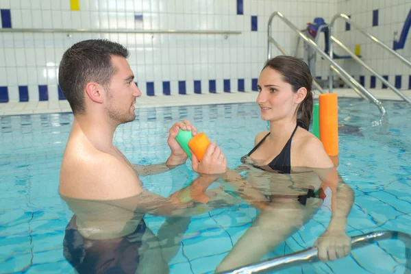 Zwemmer Tijdens Training Met Polyfoam Zwemmen — Stockfoto