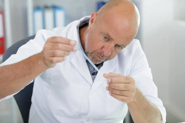 Investigador Médico Que Trabaja Laboratorio —  Fotos de Stock