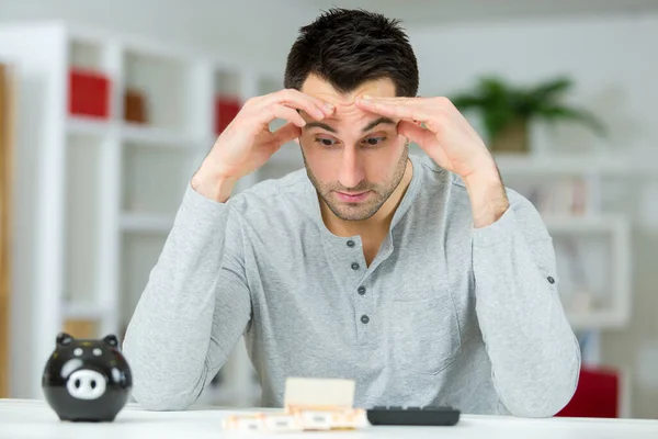 Homem Estressado Sobre Dinheiro — Fotografia de Stock