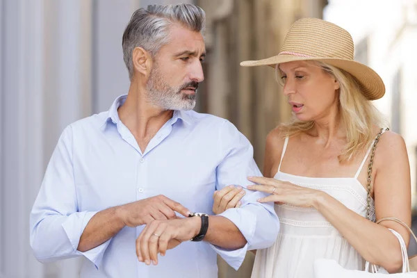 Glad Senior Couple Talking Taking Promenade Together Outdoors — Stock Photo, Image