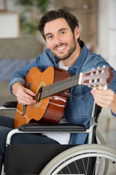 Man Playing Guitar Wheelchair — Stock Photo, Image