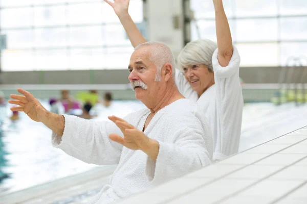 Happy Couple Swimming Pool — Stock Photo, Image