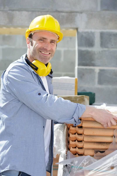 Happy Masonry Construction Worker Construction Site — Zdjęcie stockowe