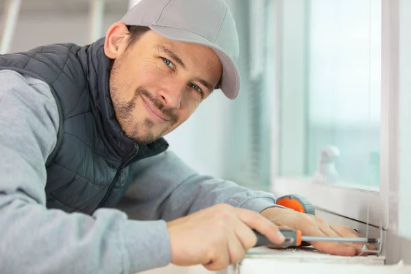 Windows Installation Worker Smiling Working — Foto de Stock