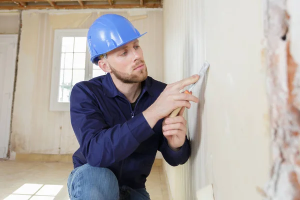 Young Plasterer Plastering Walls — Foto Stock