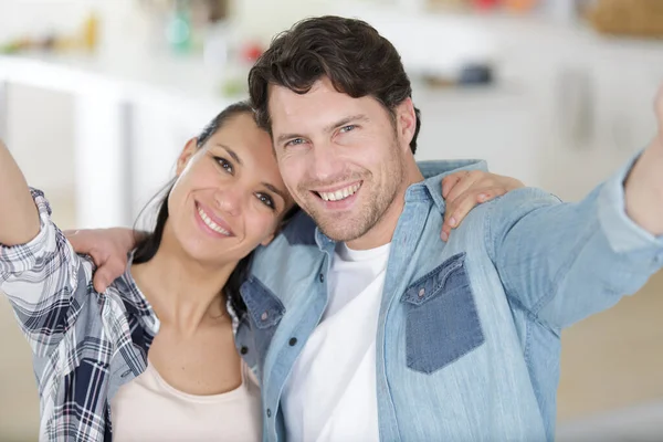 Couple Self Portrait Pose — Stock Fotó