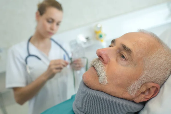 Doctor Patient Wearing Neck Brace — Zdjęcie stockowe