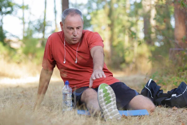 Mature Homme Exercice Dans Parc Ville — Photo