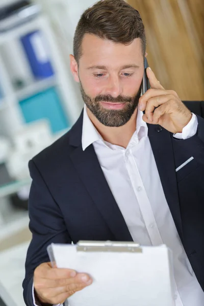 Uomo Affari Ufficio Che Parla Telefono — Foto Stock