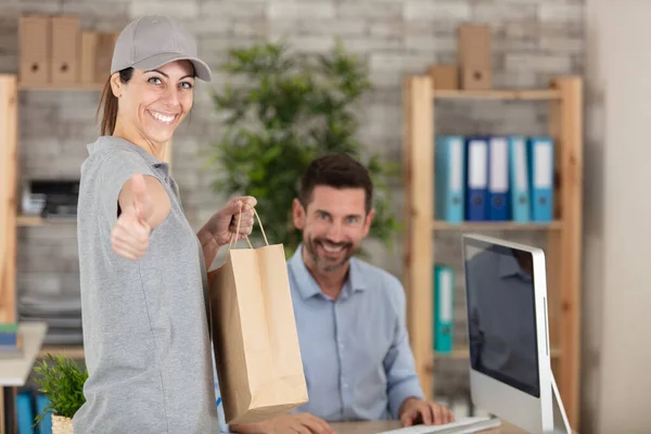 Lieferkonzept Für Lebensmittel Und Pakete — Stockfoto