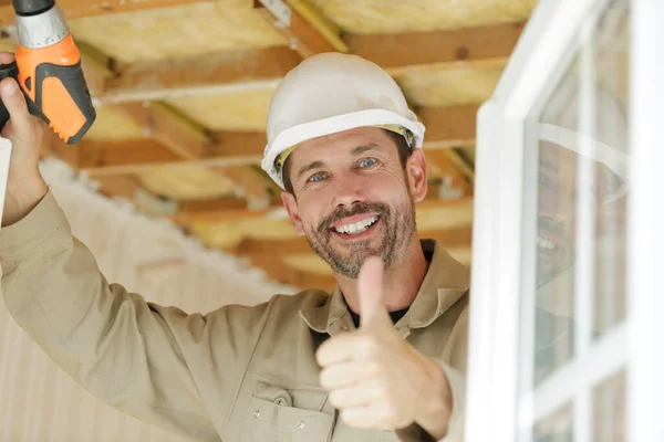 Construtor Mostrando Polegar Para Cima — Fotografia de Stock