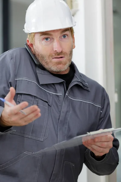 Een Ingenieur Aan Telefoon — Stockfoto