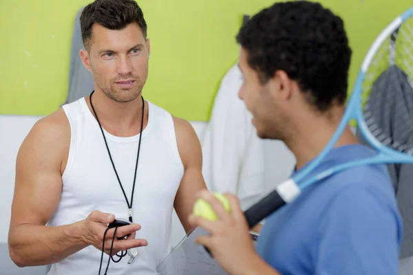 Tenniscoach Gesprek Met Speler — Stockfoto