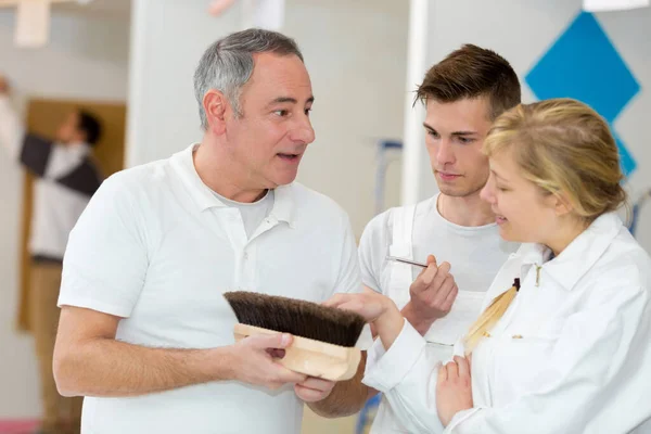 Portrait Apprentis Familiarisant Avec Les Pinceaux — Photo