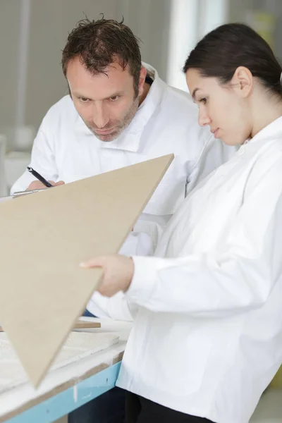 Colleagues Doing Quality Control Wood Product — Stock Photo, Image