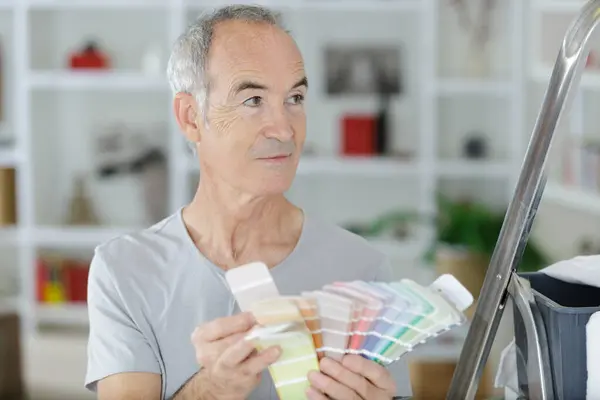 Pensive Senior Looking Color Swatch — Stock Photo, Image