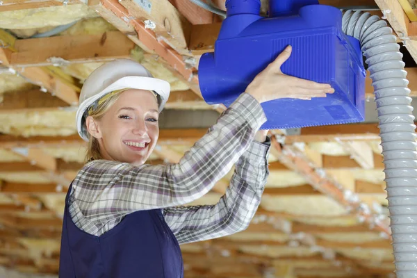 Mulher Construtor Olhando Para Câmera — Fotografia de Stock