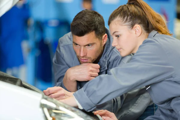 Team Von Werkstatt Karosseriemechanikern — Stockfoto