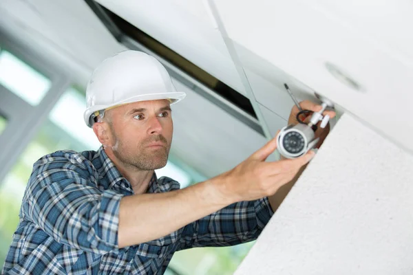 Contractor Fitting Surveillance Camera Building — Stock Photo, Image