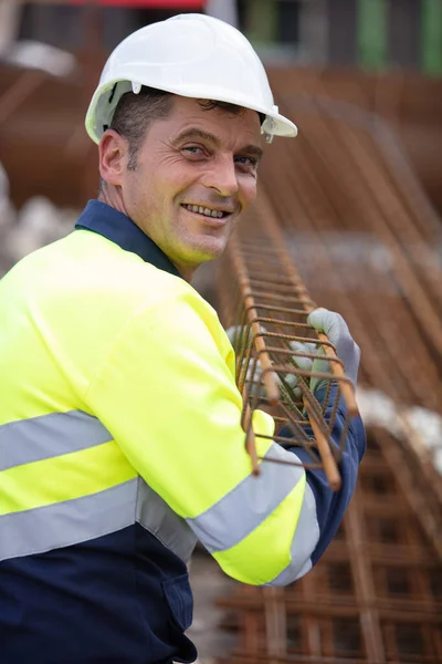 Porträt Eines Bauarbeiters Auf Der Baustelle — Stockfoto