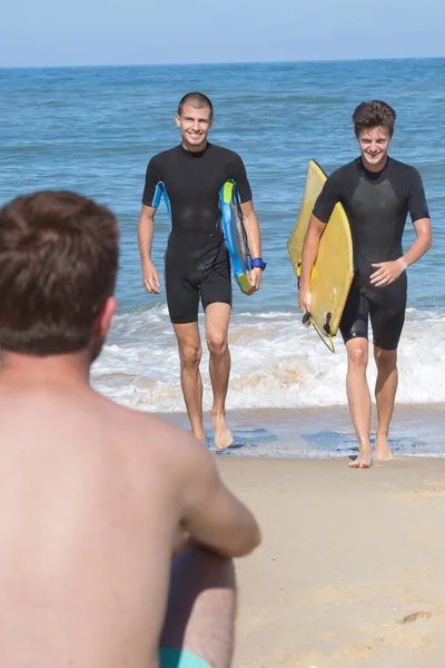 Handsome Men Bodyboard Getting Out Water — Stock Photo, Image