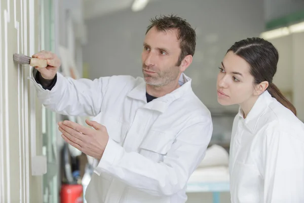 Schilder Gesprek Met Een Leerling — Stockfoto