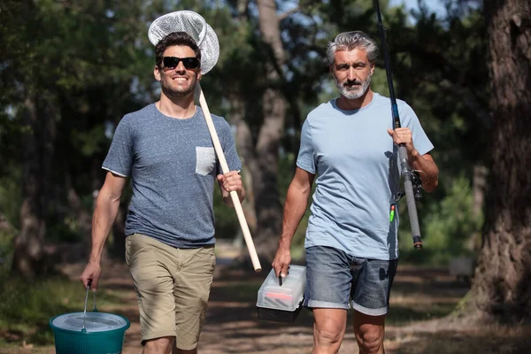 Hommes Mûrs Pêcheur Une Marche Vers Lac — Photo