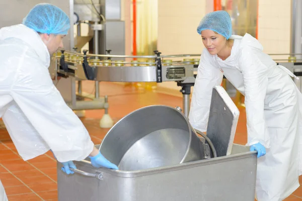 Trabalhadores Alimentos Conservados Industriais — Fotografia de Stock