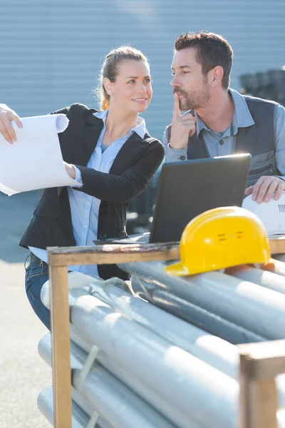 Trabajadores Encargados Inspección Calidad Construcción Edificios — Foto de Stock