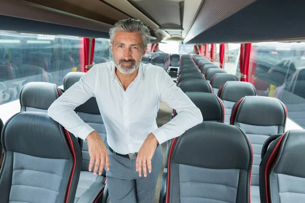 Confiant Homme Cher Assis Dans Bus — Photo