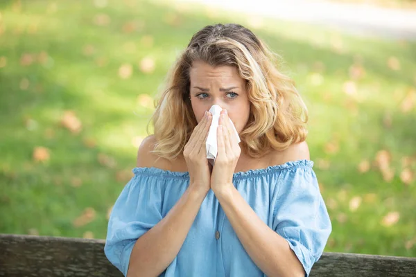 Sneezing Young Girl Nose Wiper Park — Stock Photo, Image