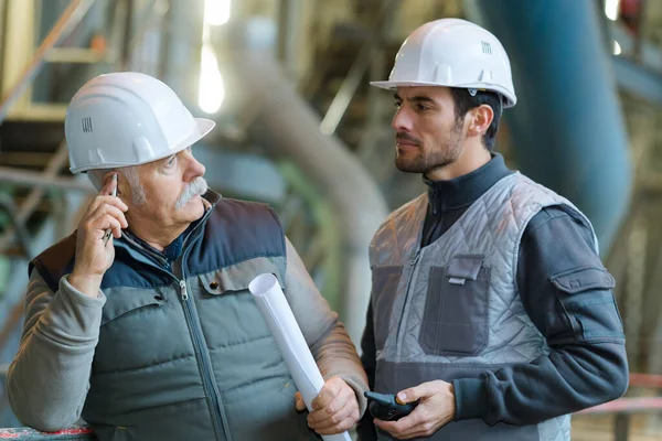 Två Industriingenjörer Arbete — Stockfoto