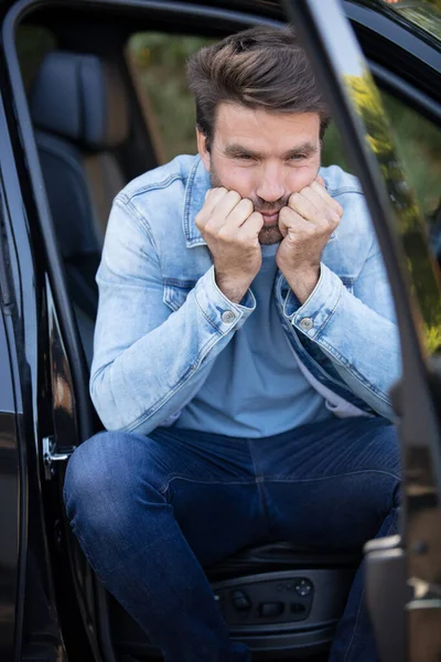 Homem Motorista Chateado Frente Acidente Carro Acidente Automóvel — Fotografia de Stock