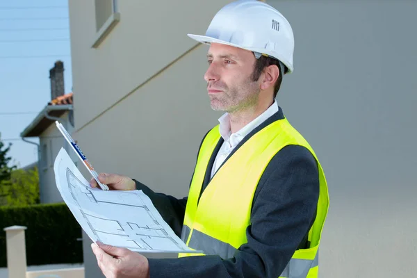 Landmeter Buiten Blauwdrukken Van Woningen — Stockfoto