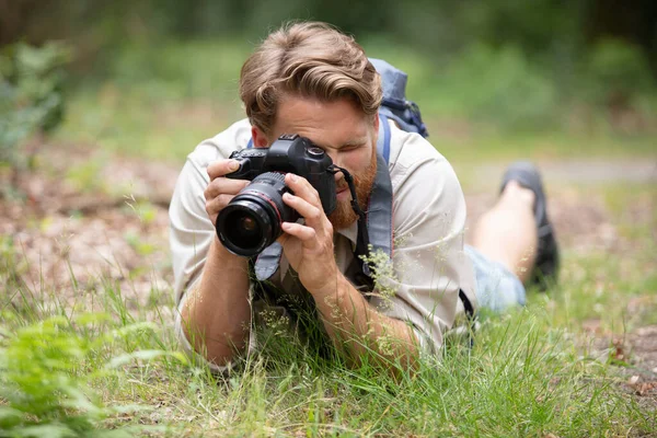 野生動物写真家のアクションに屋外 — ストック写真