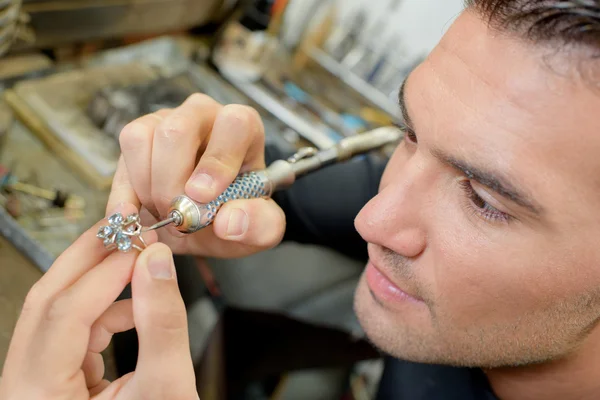 Jeweller hard at work — Stock Photo, Image