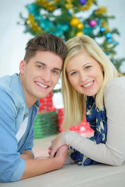 Casal feliz no Natal — Fotografia de Stock