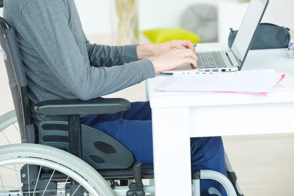 Student op een rolstoel — Stockfoto