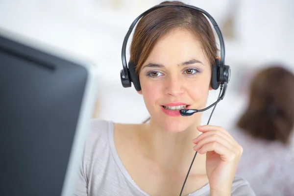 Callcenter-Mitarbeiter — Stockfoto