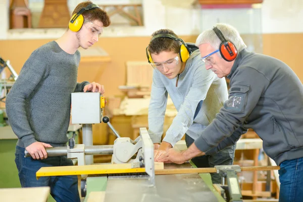 Houtbewerking leerlingwezen — Stockfoto