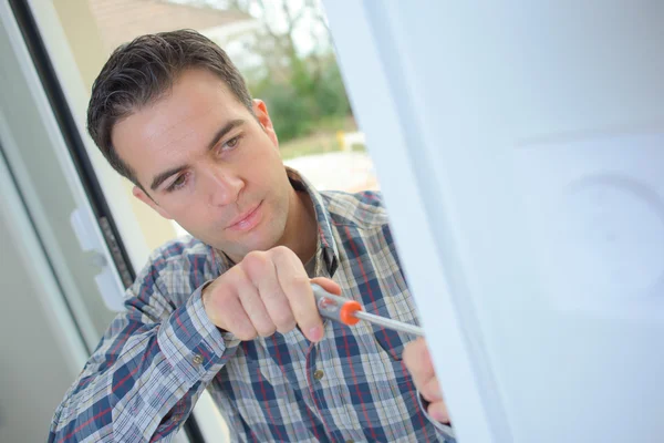 Fitting a new door — Stock Photo, Image