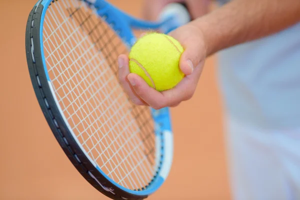 Serwis tenisowy i ręka — Zdjęcie stockowe