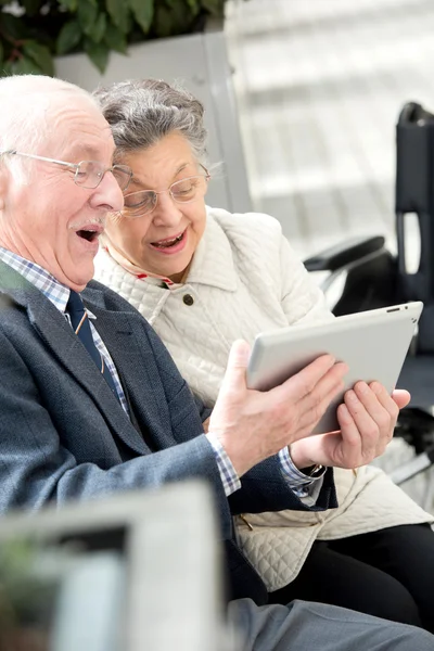 Skype und Mann männlich — Stockfoto