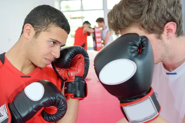 Boxning praxis och man — Stockfoto