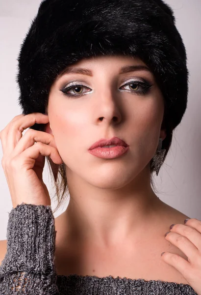 Kış moda sofistike zarif kadın — Stok fotoğraf