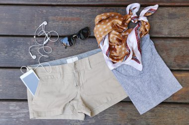 Kadının temel yaz modası 